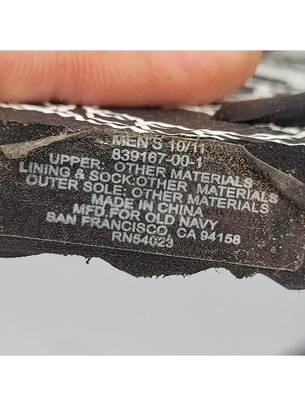 Men's Old Navy Skull Flip Flops Size 10-11 Black/White NEW